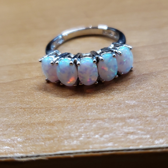 Ring - Picture 1 of 2